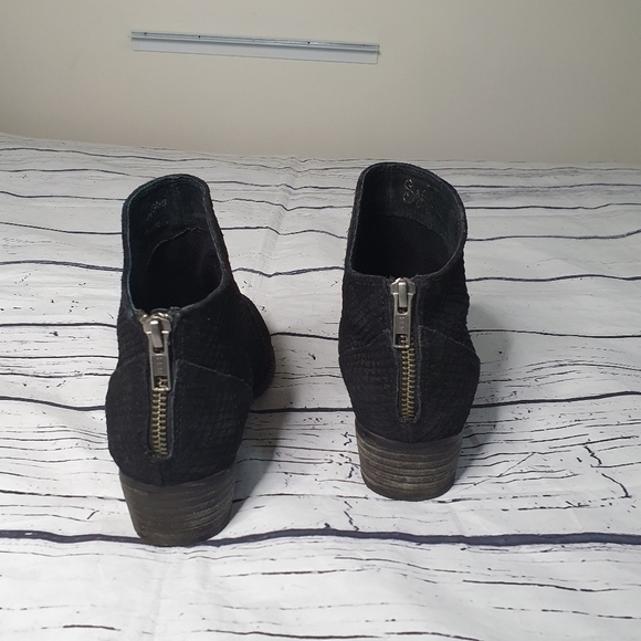 Seychelles Snake Skin Embossed Black Leather Ankle Booties Size 7 - Picture 3 of 8